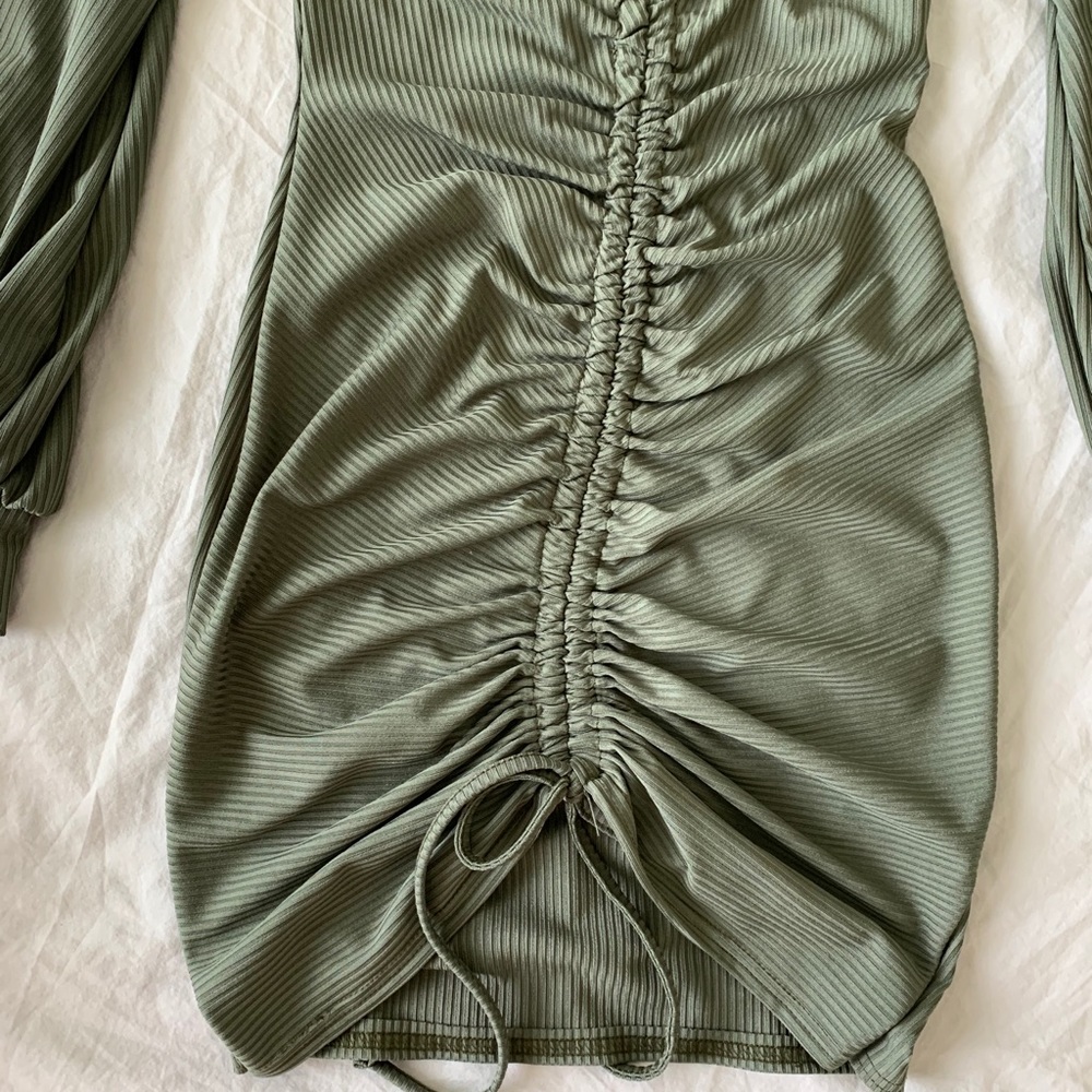 Dress - Picture 3 of 4